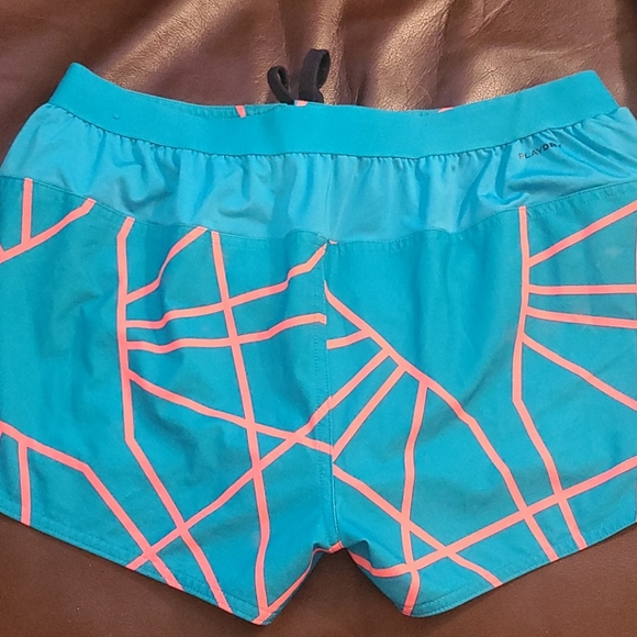 Reebok shorts - Picture 2 of 3